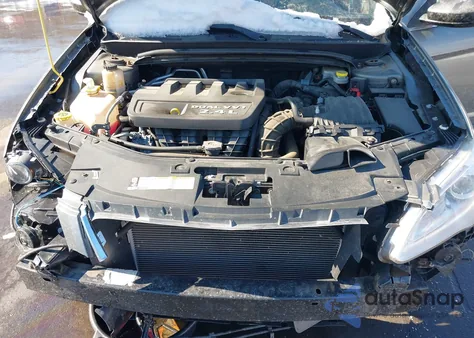 2013 Chrysler 200 Touring z USA, uszkodzony, nr VIN 1C3CCBBB2DN597566